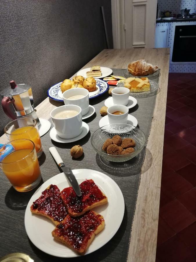 B&B Vicolo Stretto 살레르노 외부 사진